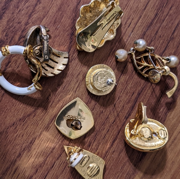 Lot of signed vintage single earrings, goldtone - Picture 3 of 6